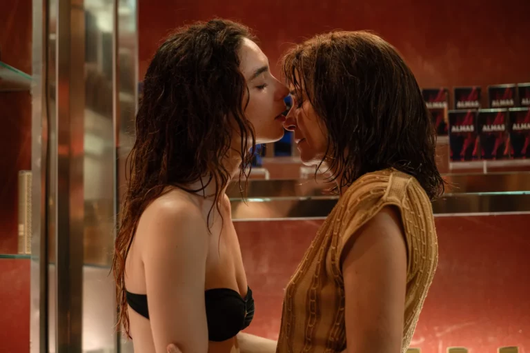 FUORI is a movie distributed by Paradisofilms in The Netherlands, the picture shows scene 1