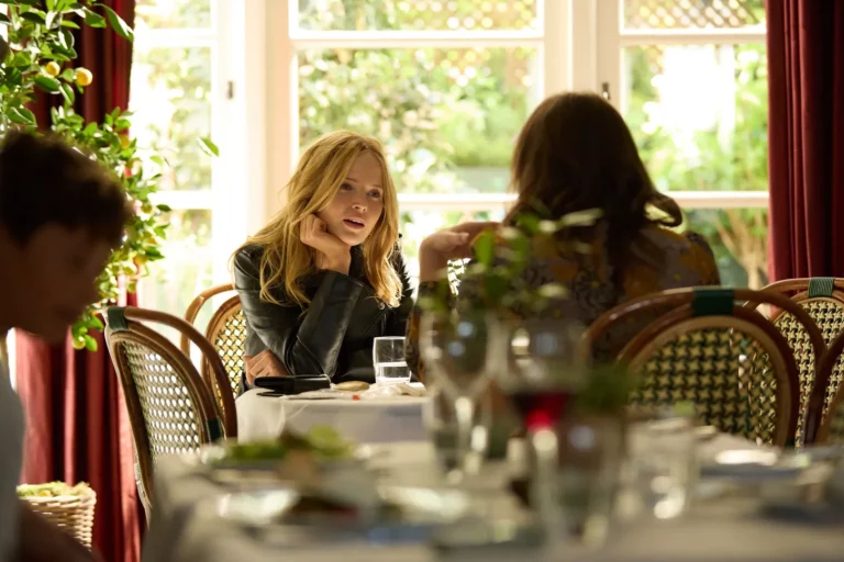 MOSS AND FREUD is a movie distributed by Paradisofilms in The Netherlands, the picture shows scene 1