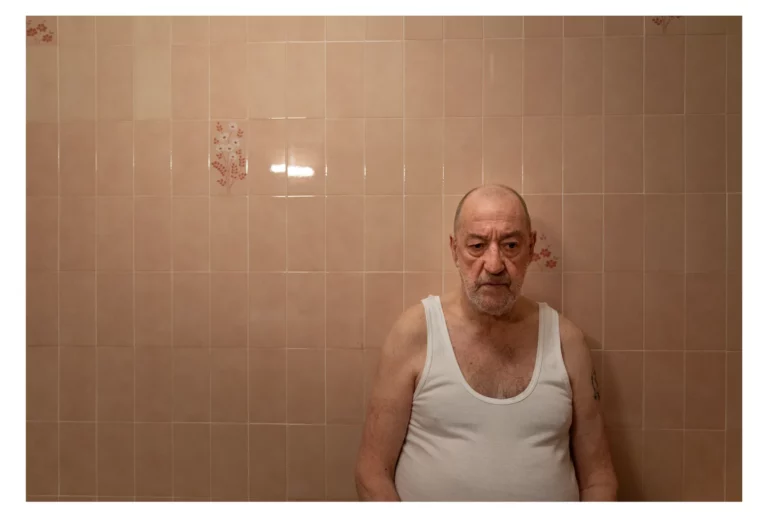 ZONDAG DE NEGENSTE is a movie distributed by Paradisofilms in The Netherlands, the picture shows scene 4