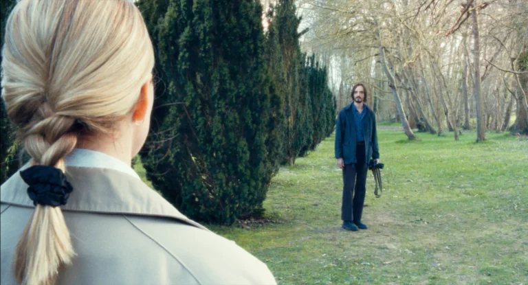 Scene 1 from the movie L INCONNUE distributed in the Netherlands by Paradisofilms.