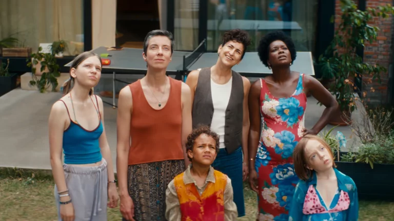 Scene 3 from the movie TEGENWOORDIG HEET IEDEREEN SORRY distributed in the Netherlands by Paradisofilms.